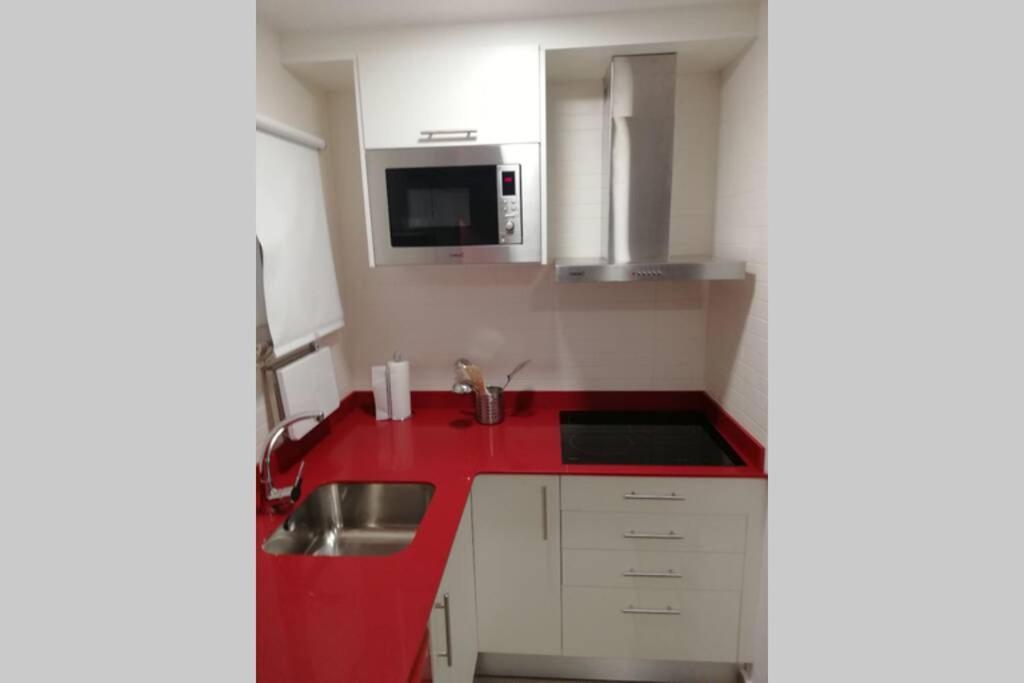 Appartement M1 Cool Loft 1 Min Walk To Metro 15 Min Center By Metro à Esplugues de Llobregat Extérieur photo