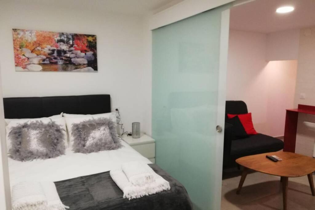Appartement M1 Cool Loft 1 Min Walk To Metro 15 Min Center By Metro à Esplugues de Llobregat Extérieur photo