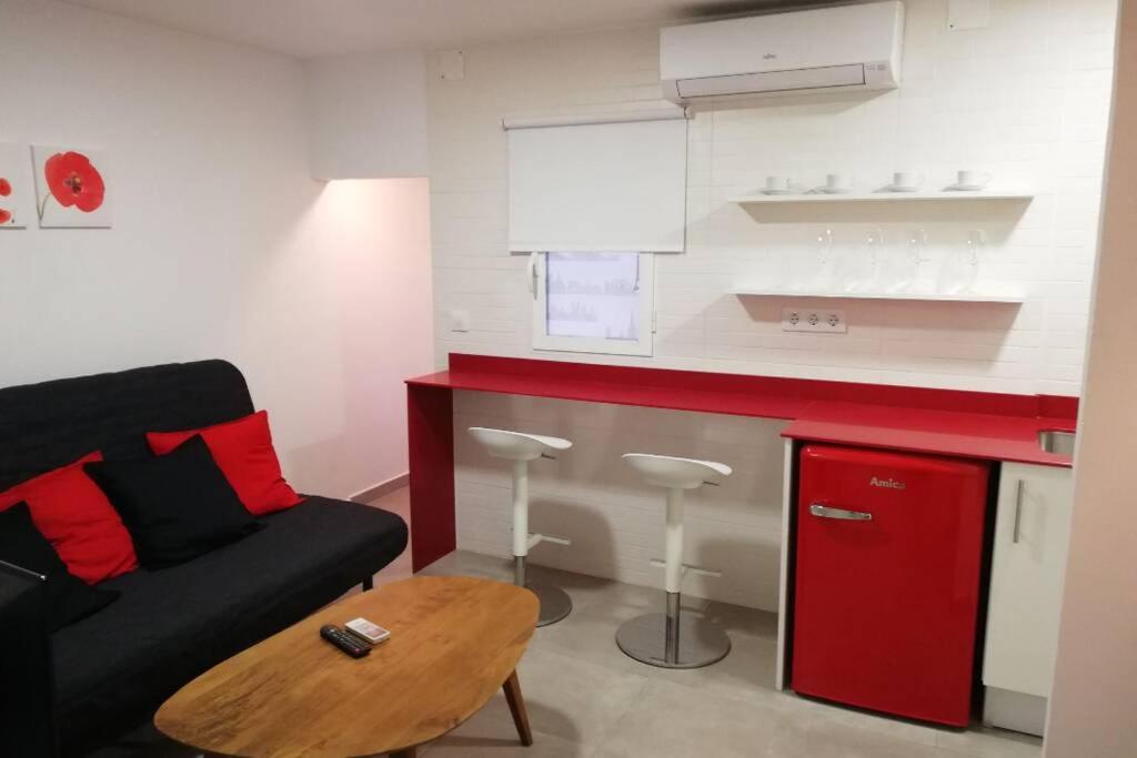 Appartement M1 Cool Loft 1 Min Walk To Metro 15 Min Center By Metro à Esplugues de Llobregat Extérieur photo