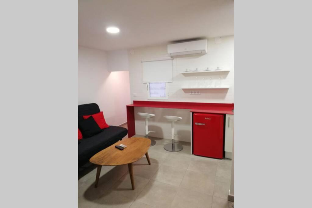 Appartement M1 Cool Loft 1 Min Walk To Metro 15 Min Center By Metro à Esplugues de Llobregat Extérieur photo